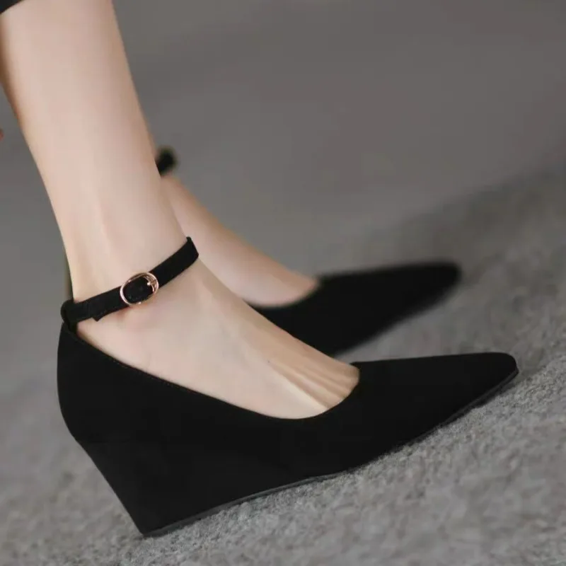 Women's New Fall Slope Heel Single Shoes Pointed Head Shallow Mouth Suede Word Anti-slip Wear-resistant Low-top Shoes