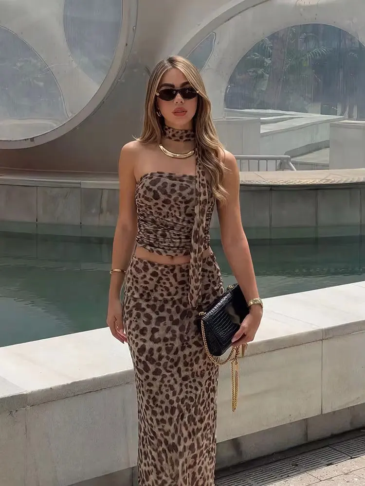 

Женский комплект из 2 предметов с леопардовым принтом: топ без бретелек с рюшами и макси-юбка с чокером-шарфом, одежда для вечеринок и клубов на лето