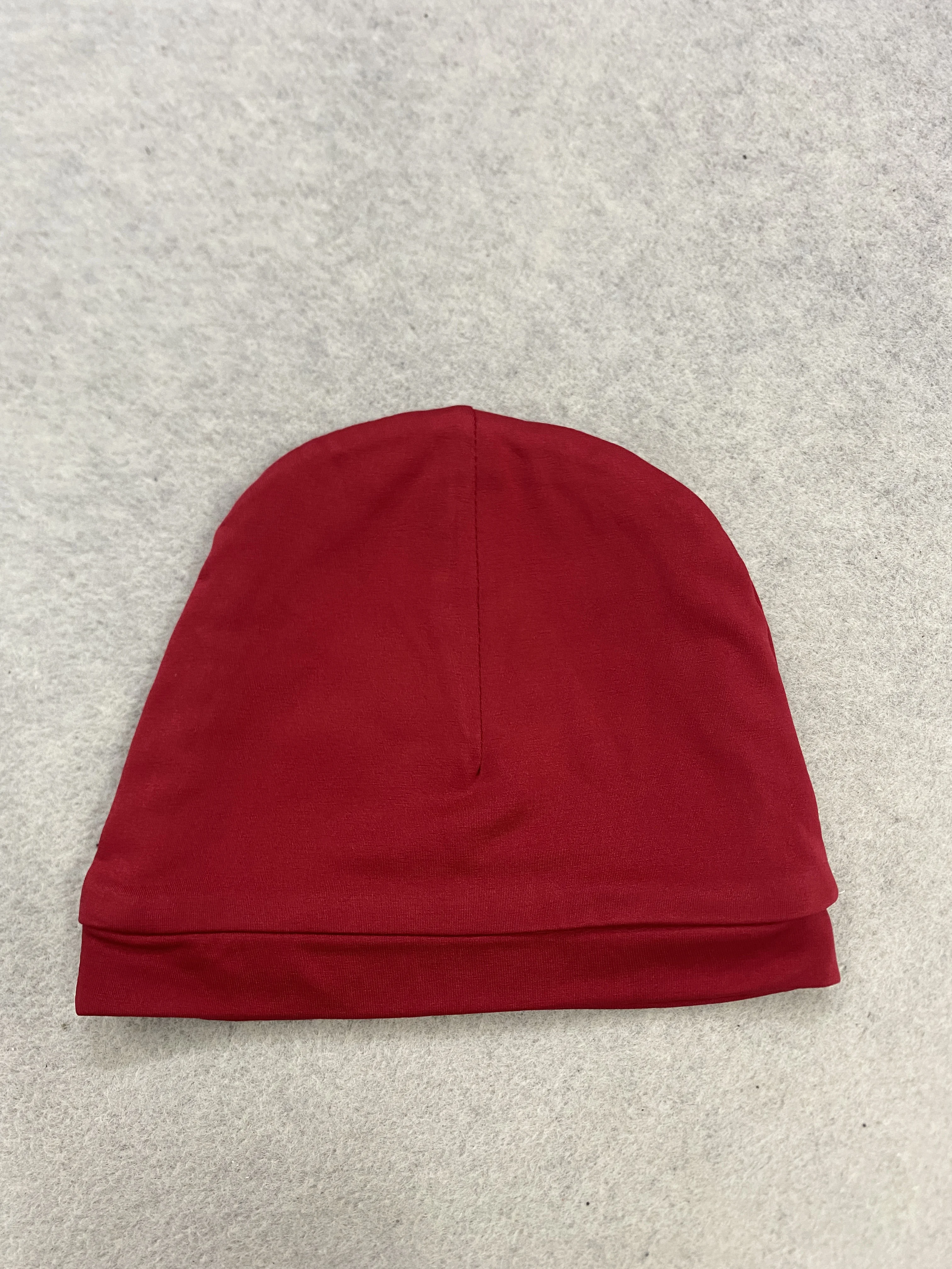 Topi Beanie Burgundy Berumbai  - Beanie Cuffed Knit ulasan dan harga