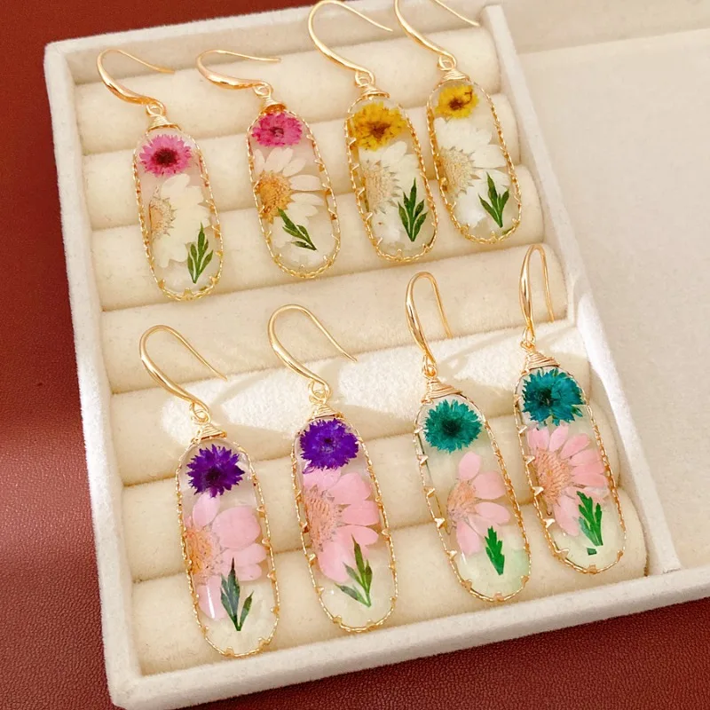 

Colorful Pressed Flower Handmade Epoxy Resin Earrings Retro Forest Style Versatile Earrings for Women Daily Commute