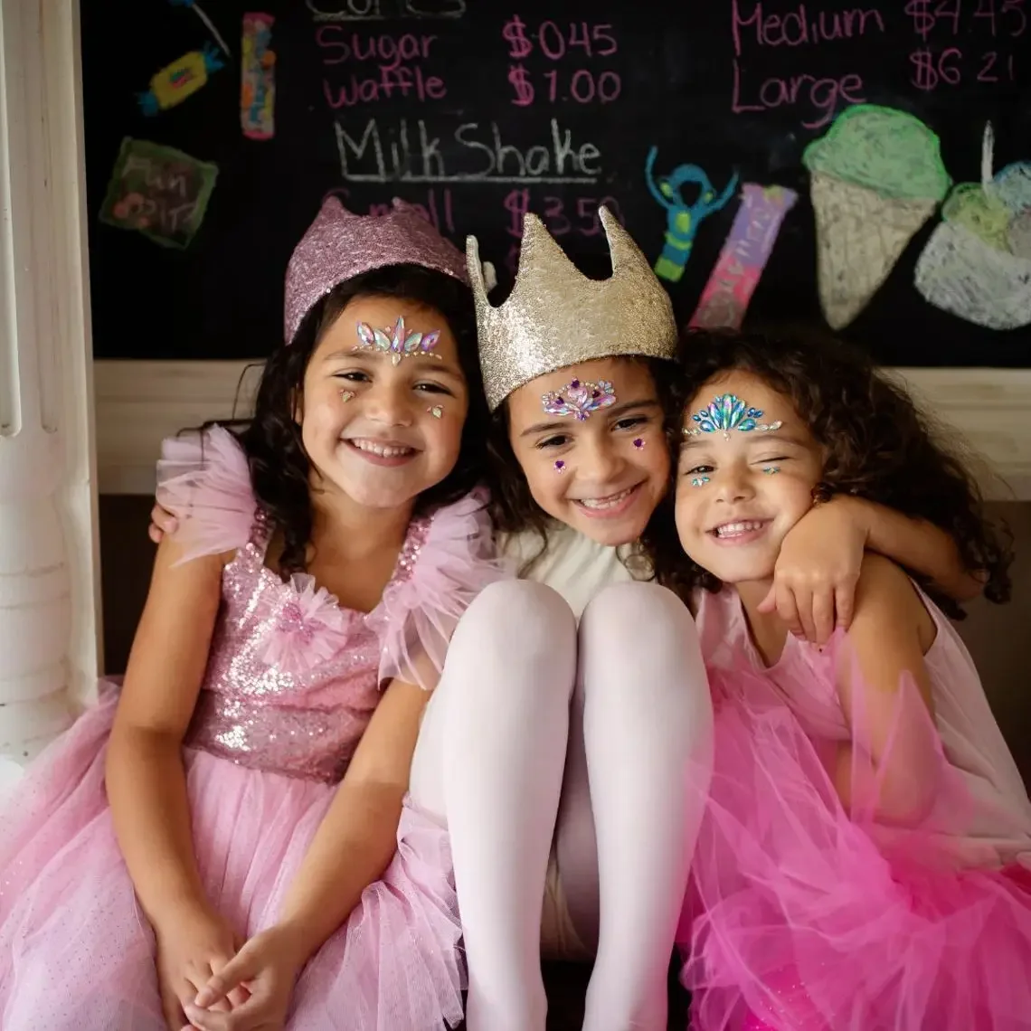 Hochwertiger Kinder-Umhang mit glitzernden Pailletten, stilvoller Schal-Mantel, trendiges grenzübergreifendes Outfit für Mädchen, geeignet für Feiertage und Themenveranstaltungen. – Detail 9