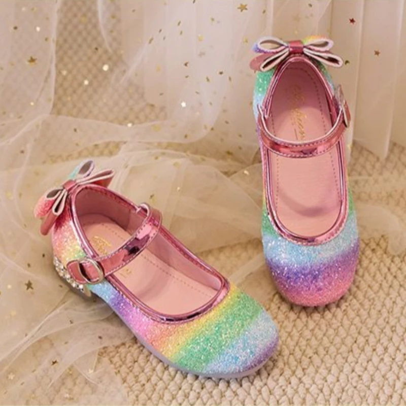 

Новые красочные танцевальные туфли для девочек на мягкой подошве в стиле принцессы, весенне-осенние детские удобные нескользящие кожаные туфли