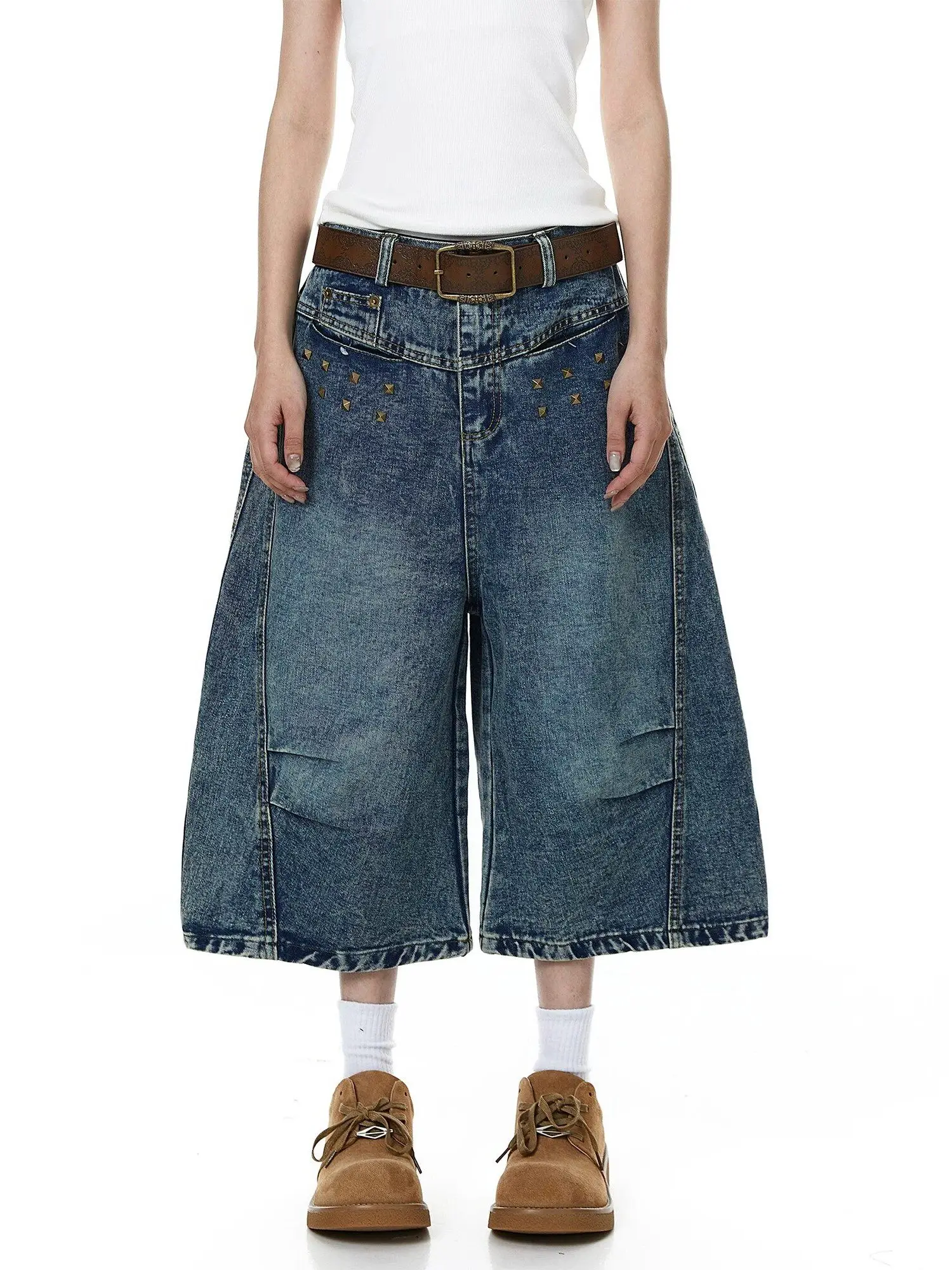 Shorts Jeans Americano Desconstruído com Rebites e Efeito Desgastado, Design Unissex, Perna Larga, Corte Reto, Ajuste Solto, ...