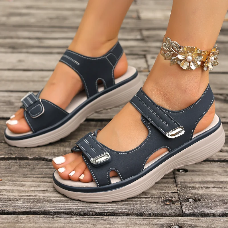 2026 Sommer Mode Damen-Sandalen Sportlicher Stil Keilabsatz Leichte Klettverschluss-Strandsandalen Bequeme Atmungsaktive Slip-On-Sandalen