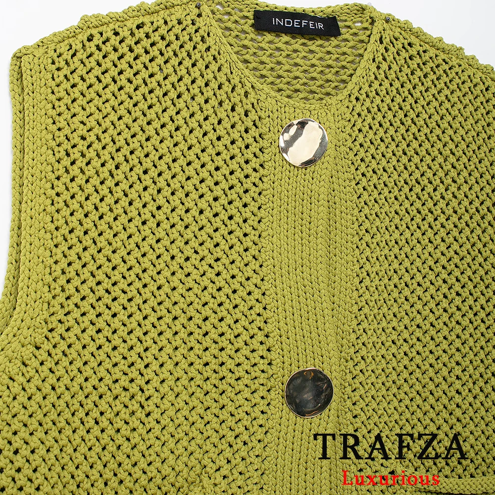 TRAFZA Solid Green Knitted Vest Sweaters Women O Neck Pockets Gold Buttons Casual Sleeveless Cardigans Fashion 2024 Chic Tops