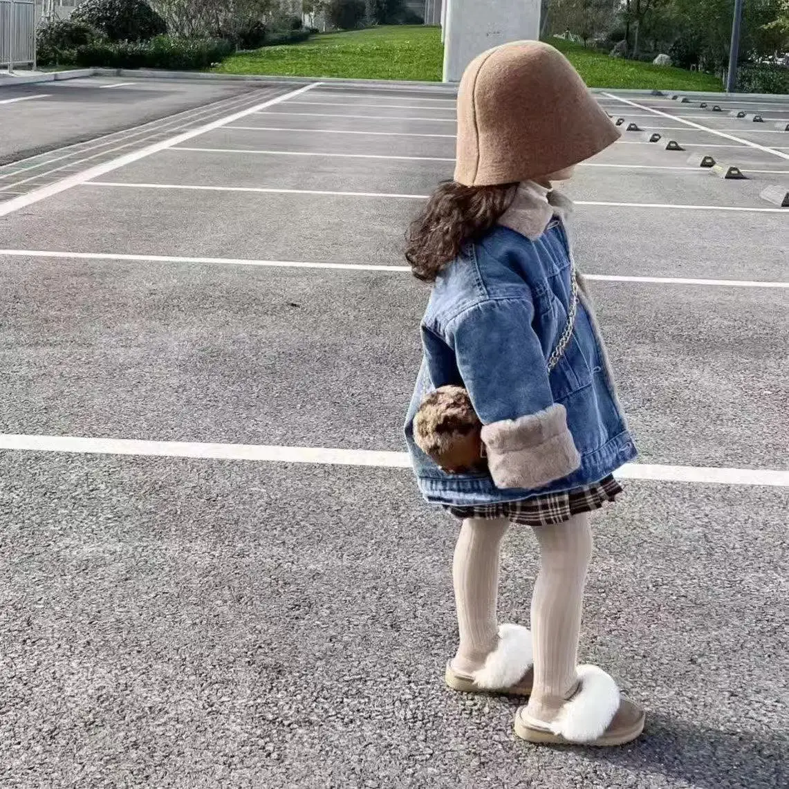 

Autumn and Winter Children's Plush Jacket New Girl's Denim Coat Thickened Parker Korean Version Boys' and Girls' Warm Top