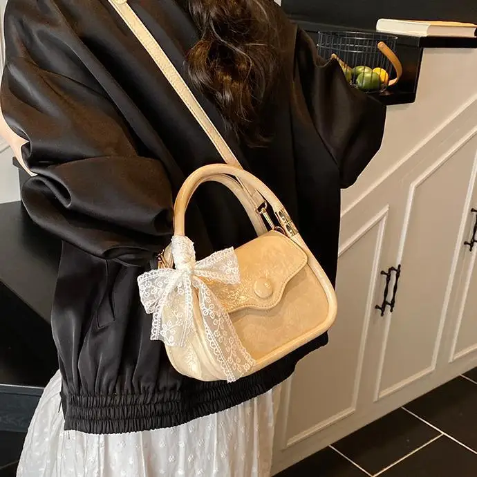 حقيبة مربعة صغيرة للنساء 2025 نمط جديد متباين اللون بسيط حقيبة كروسبودي النفط الشمع الجلود المتخصصة حقيبة كتف متعددة الاستخدامات #4