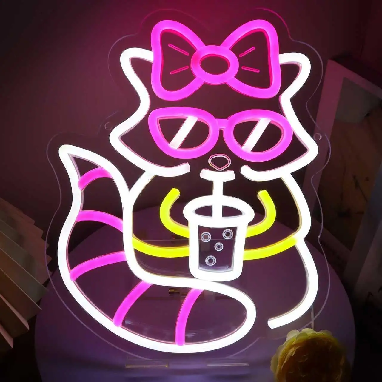 かわいい猫のネオンサイン、調光可能な動物がバブルティーを飲むネオンライト、ミルクティーショップ、コーヒーショップ、ホームバー、誕生日パーティーの装飾に