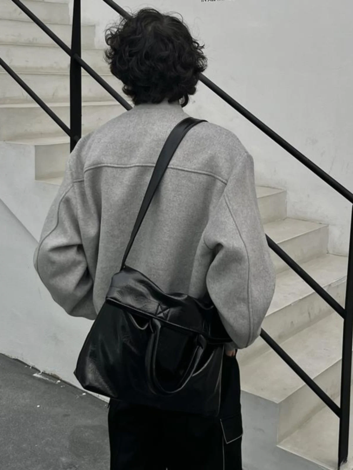 

Retro Korean Sle Tote Bag for Commuting Work Handbag Underarm Men's oulder Crossbody Bag Faionable PU Leather Bag