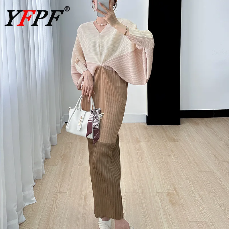 

YFPF Miyake Pleated Elegant Dress Women V Neck Batwing Sleeve Contrast Color Long Dresses Fashion 2025 Female New Clothing
