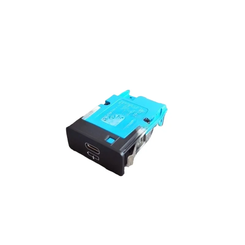 

Автомобильное USB-зарядное устройство Type-C для BMW 320, 325, 330, 520, 525, 530, 730, 740, X3 (номера деталей: 84108711938, 84108711940)