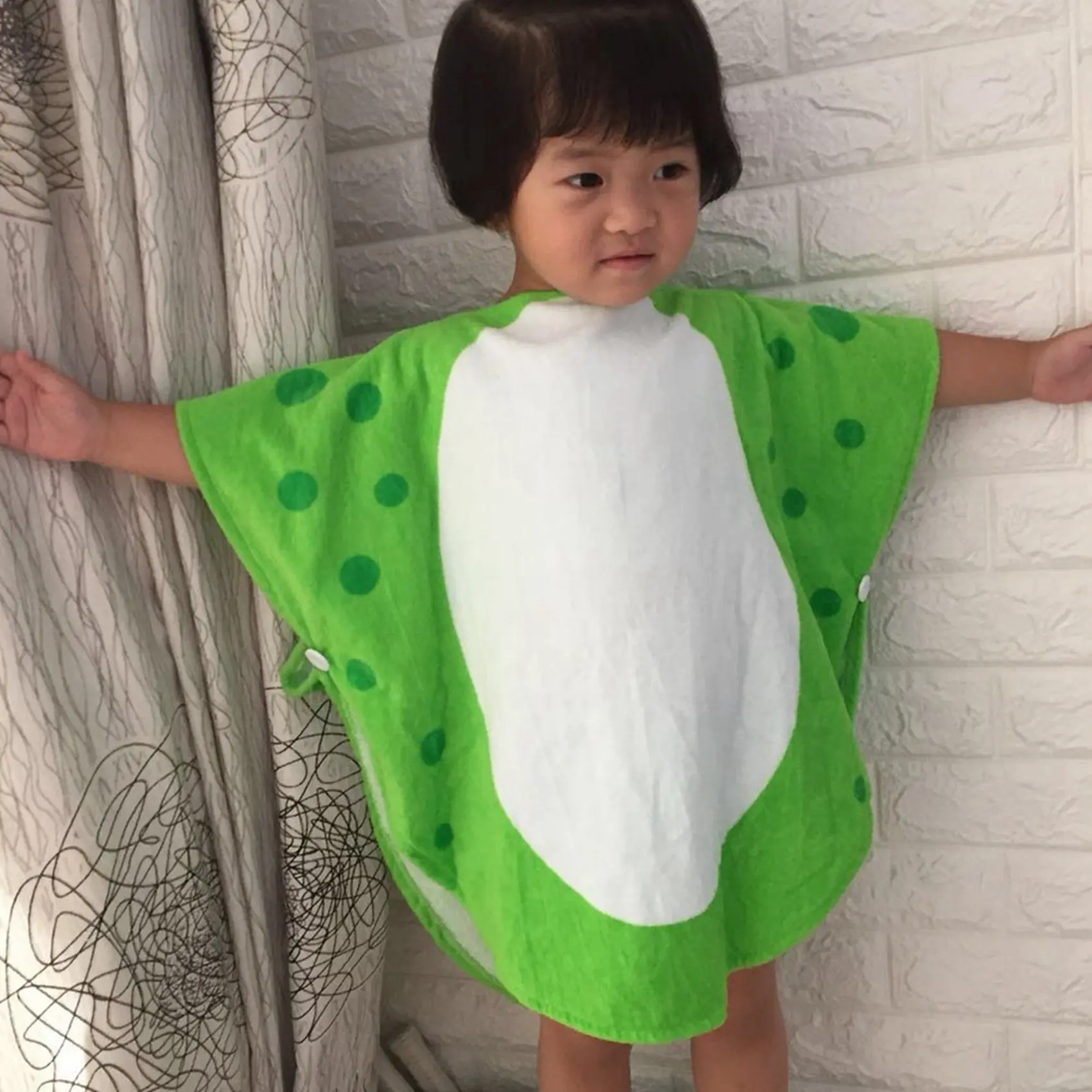 

ABUM-2X Children Bath Towel Robe Kids Hooded Beach Swimming Poncho Dinosaur Pattern(Green+White 55 Cm X 110 Cm)