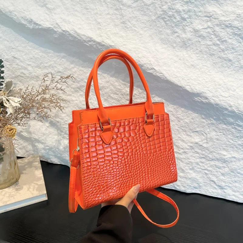 

Women's bag Large capacity fashionable versatile handbag Atmospheric practical messenger shoulder bag