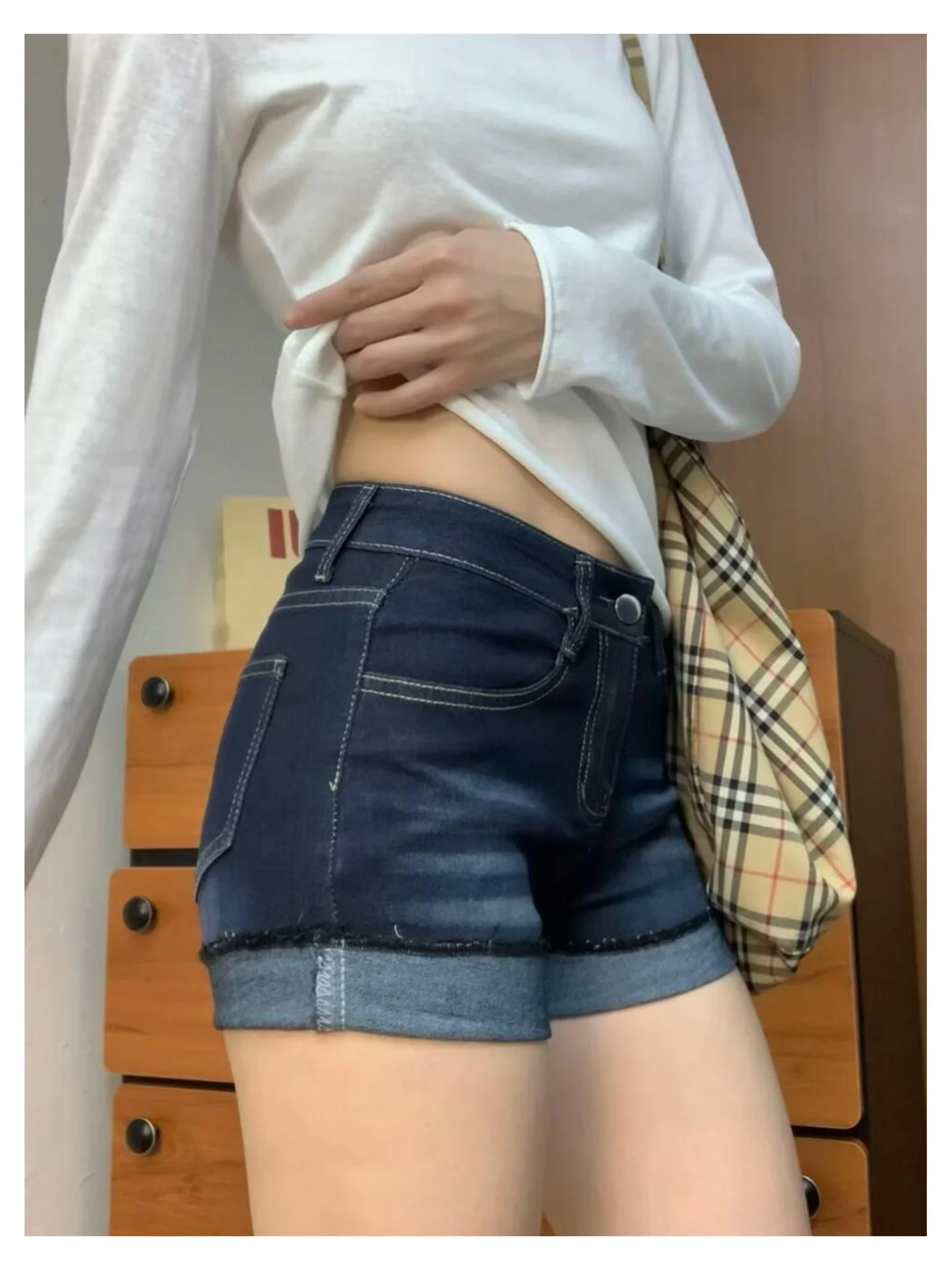 

Low-Waist Sexy American Sle Denim Super orts Women's Summer New Roll-Up Hip-Enhancing Body-Contouring Hot Pants
