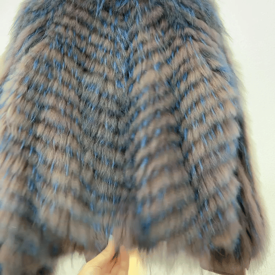 2026 Winter New Fur Strip Sewed Together Short Style Thin Raccoon Fur Fox Fur Coat Young Women's Coat