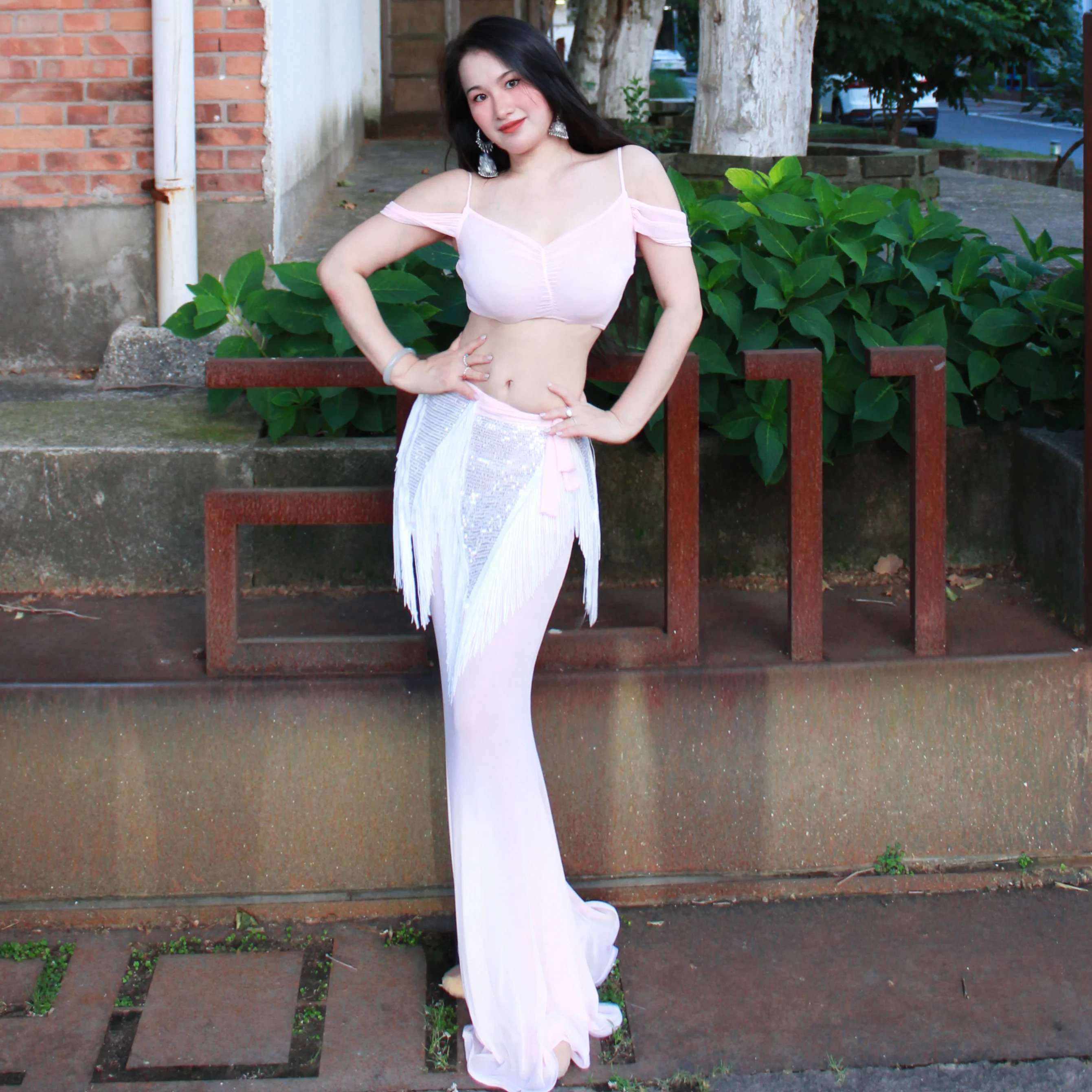 2025 traje de actuación de danza del vientre sexy top con hombros descubiertos + falda de cola de pez + bufanda de cadera con borla de lentejuelas 3 uds ropa de danza Oriental