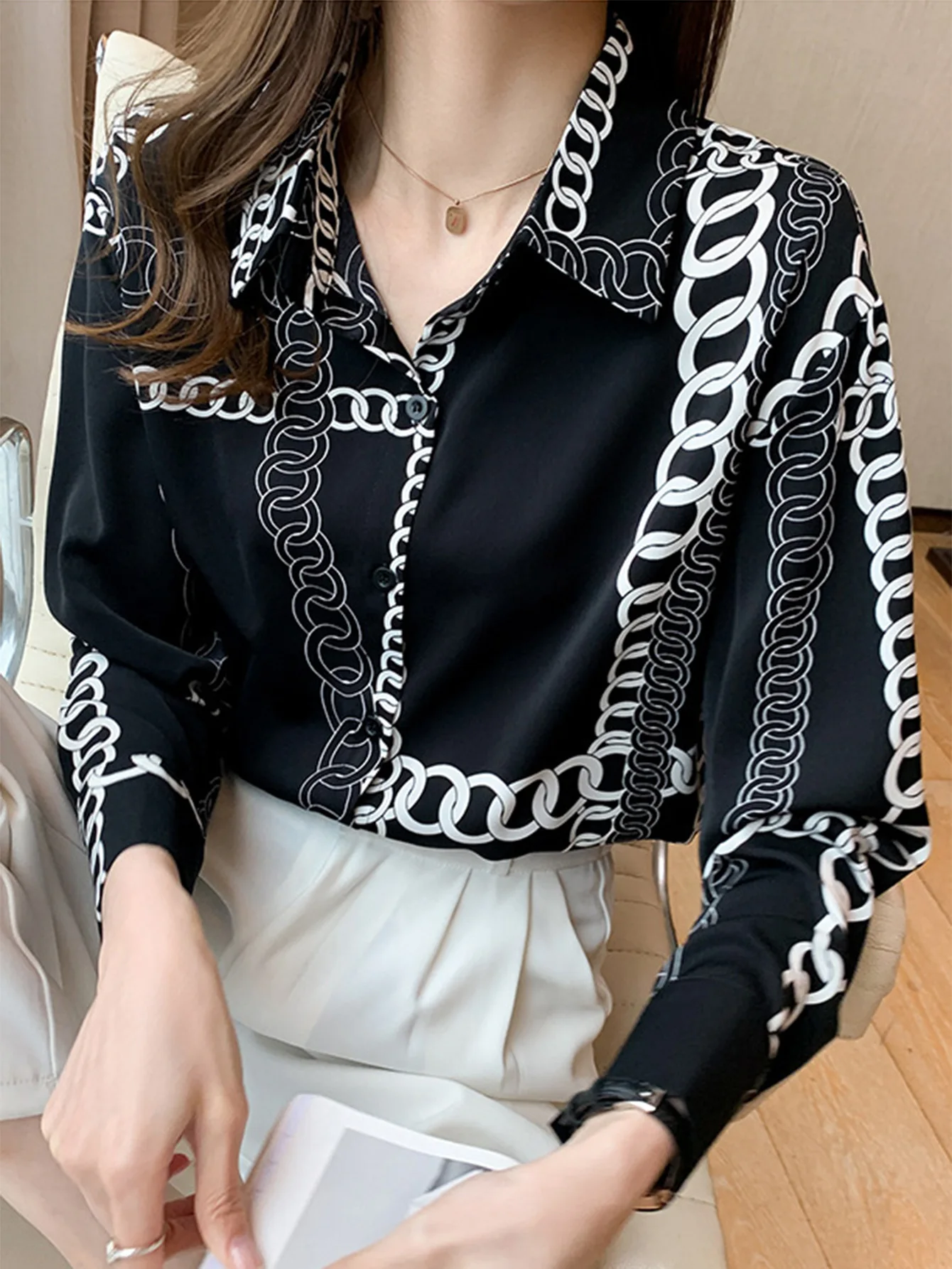 เสื้อเชิ้ตติดกระดุมแฟชั่นอเนกประสงค์สำหรับวันหยุดพักผ่อนฤดูใบไม้ร่วง/ฤดูหนาว ปี 2025 เสื้อผ้าผู้หญิง