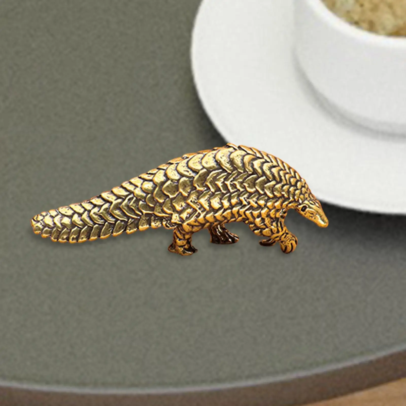 Copper Wedding Gift Decoration Peacock in Full Bloom Pangolin Miniature Figurines for Wildlife Office Plants Easter Wedding