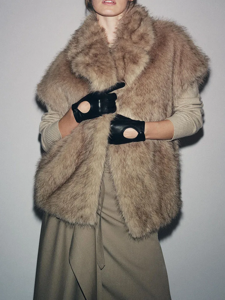 

Sweet Sli Artificial Fur Vest New Arrival 2025 Women's Faion ort Outerwear Lady's Flip Collar Buttoned Other Material