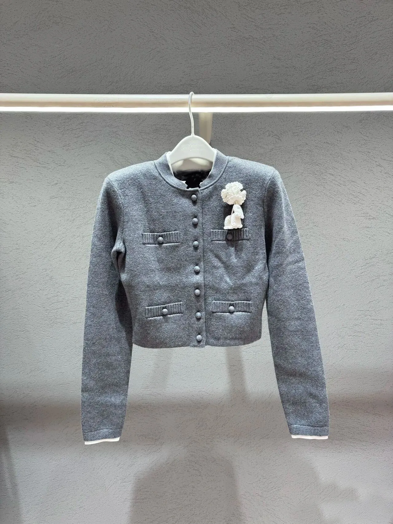 

Вязаный кардиган в стиле ретро, двухслойный воротник-стойка, тяжелая вышивка, маленькая грудь, цветок на пуговицах, верхняя одежда, роскошный Sle Long Sve