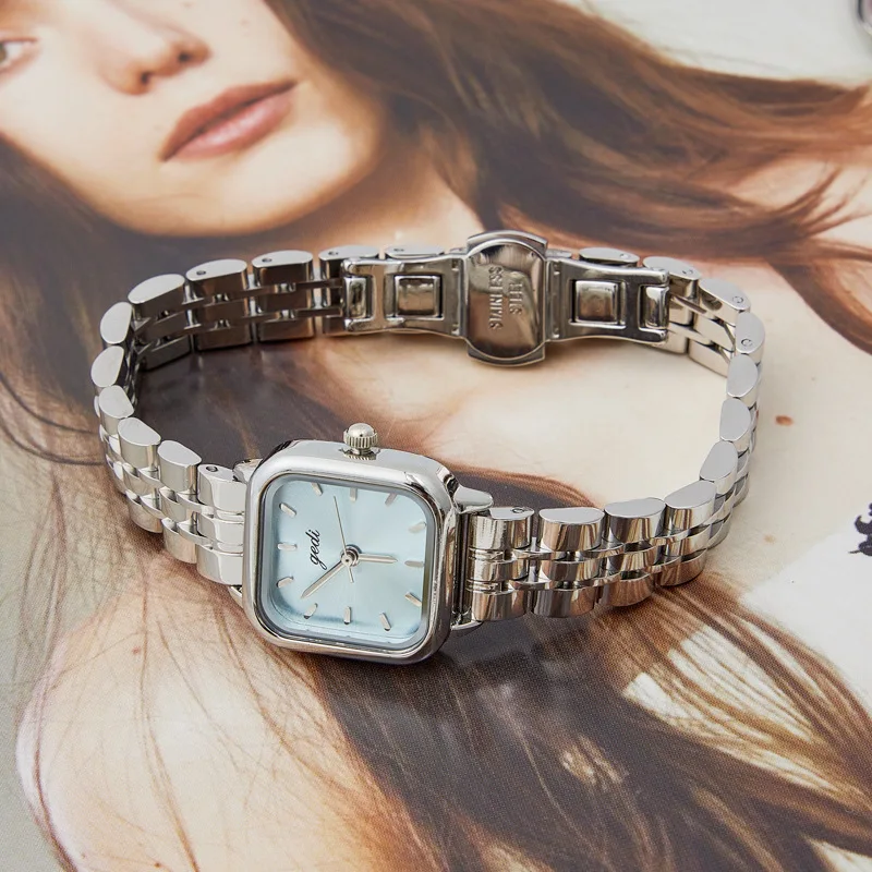 Reloj de cuarzo cuadrado minimalista para mujer de alta gama: correa única, elegante y de acero inoxidable