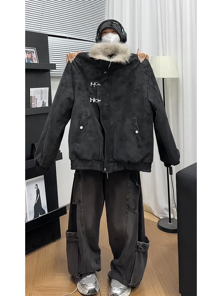 

Новая китайская зимняя мужская куртка из искусственной кожи с эффектом окрашивания, с хлопковой подкладкой, в стиле пэчворк, с меховым воротником и декором в виде орла, верхняя одежда Aircrt Bu...