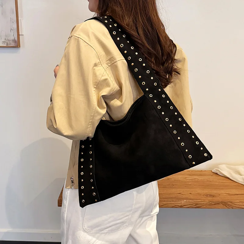 

2025 Trendy Biker Rivet Bag - Women's Minimalist Versatile High-End Shoulder Tote