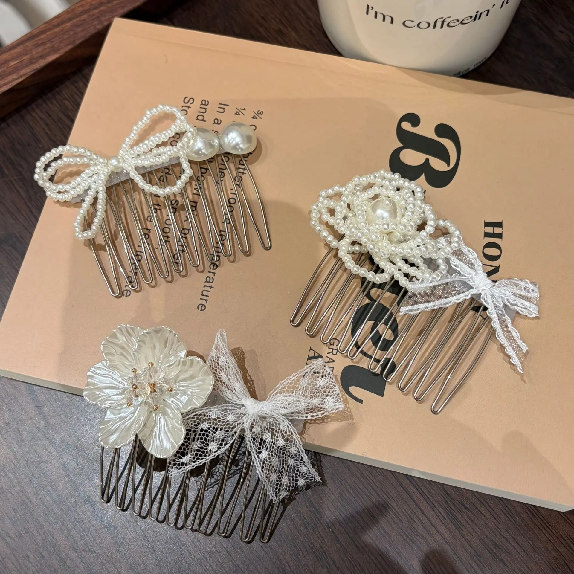 Fashionable floral pearl upside-down comb for women, high-end and versatile hair comb, new exquisite updo hair accessory view 5
