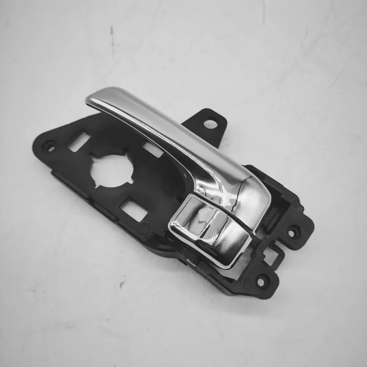 Brand New Genuine Dark Silver Inside Door Handle Catch 82620-2M520, 82610-2M520K5 to 2013-2016 Hyundai Genesis Coupe