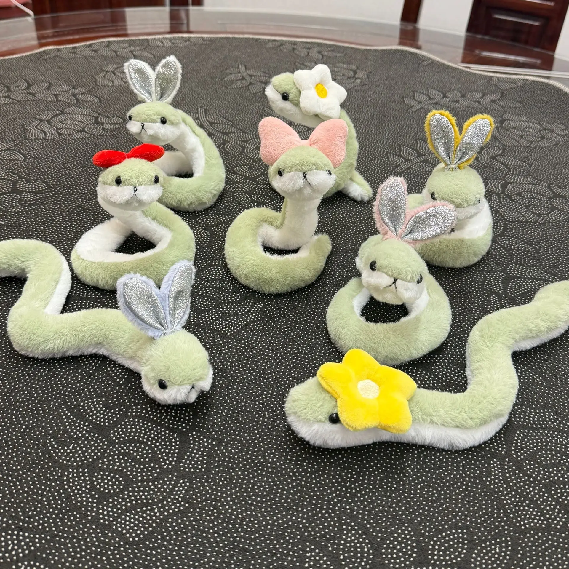 

37cm Plush Snake Ornament Cute Cartoon Green Snake Decoration For Sofa Bed Curtain 2025 New Home Decoration Ornament Party Gifts