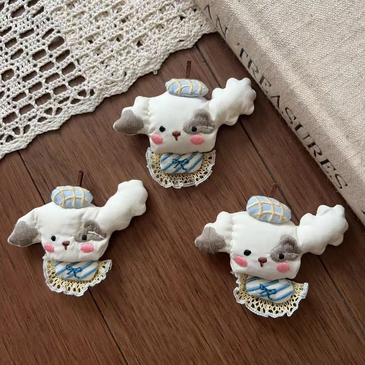 

Premium Soft Fabric Cookie Dog Plush Brooch Pin DIY Accessory for Hat Scarf Shoes Socks Bag Garment Trim