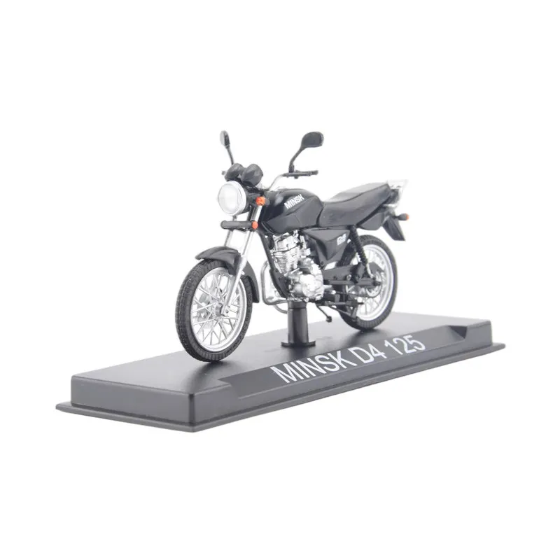1:24 Scale MINSK-D4-125 Motorcycle Model Kit - usage example