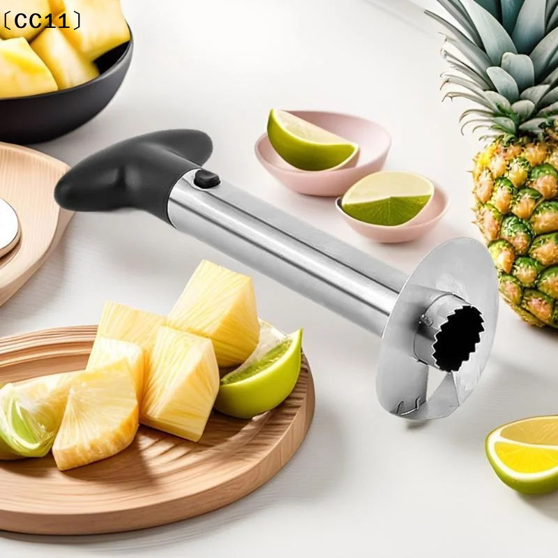 Pineapple Corer Slicer - ステンレス鋼のパイナップル芯抜きスライサー、滑り止めハンドルと鋭い刃が付いており、キッチンでのフルーツサラダの準備に最適です〔CC11〕