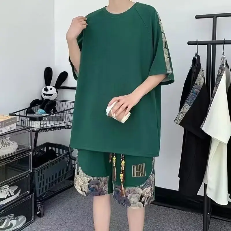 

Лето 2024, мужской повседневный комплект спортивной одежды, свободная футболка ort Sve и костюм из двух предметов в гонконгском стиле с пятью четвертью