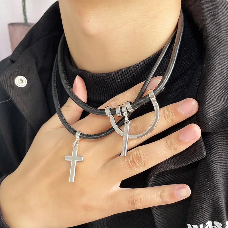 

Anime Tokyo Revengers Cosplay Baji Keisuke Necklace Fashion Multilayer Leather Punk Men Cross Choker Kazutora Izana Jewelry