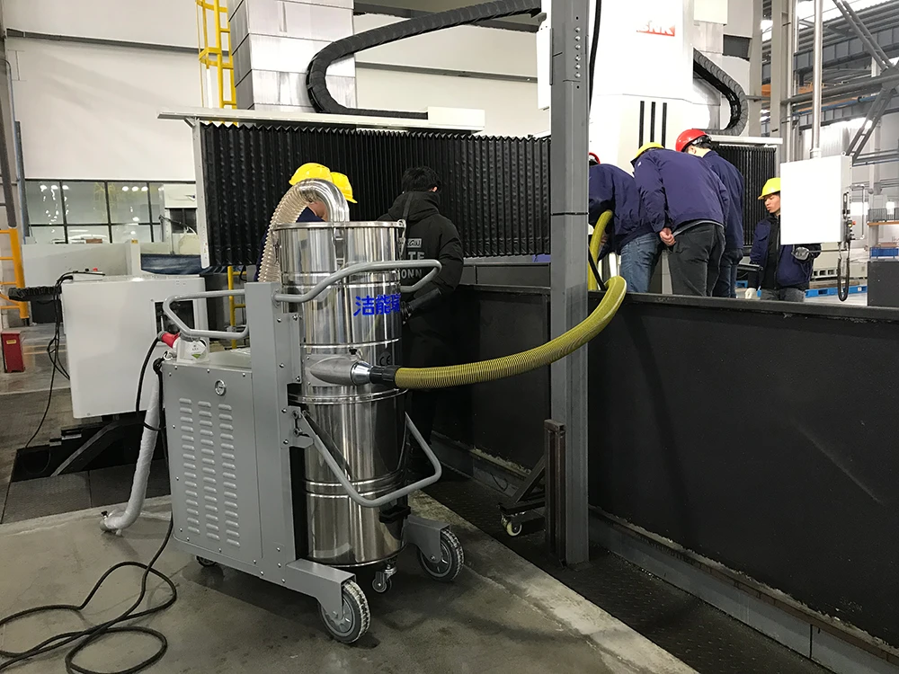 مكنسة كهربائية صناعية AM7010D سعة 120 لتر: مروحة دوامة ثلاثية الطور، تصميم مقاوم للانفجار لمصانع رش الطلاء