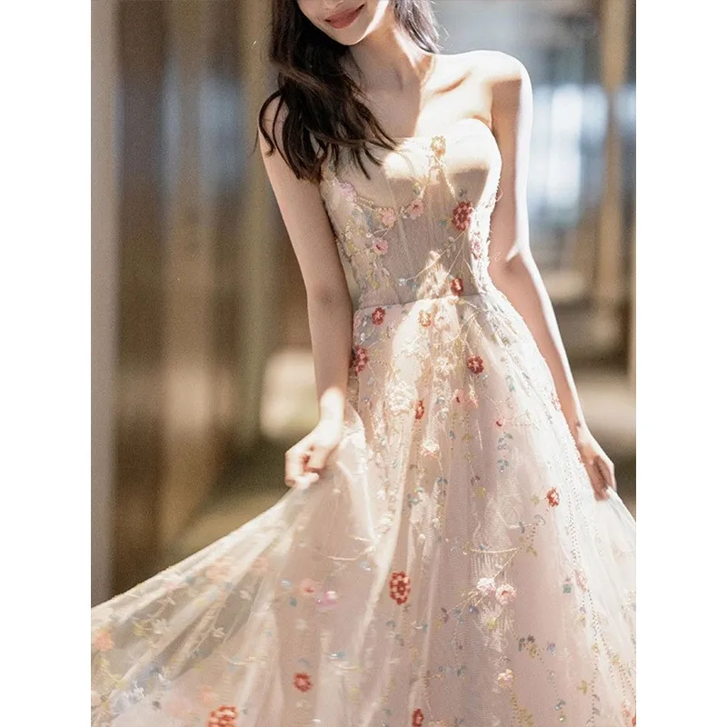 Brindando vestido de manga bufante bordado com miçangas pesadas para festa de banquete e performance