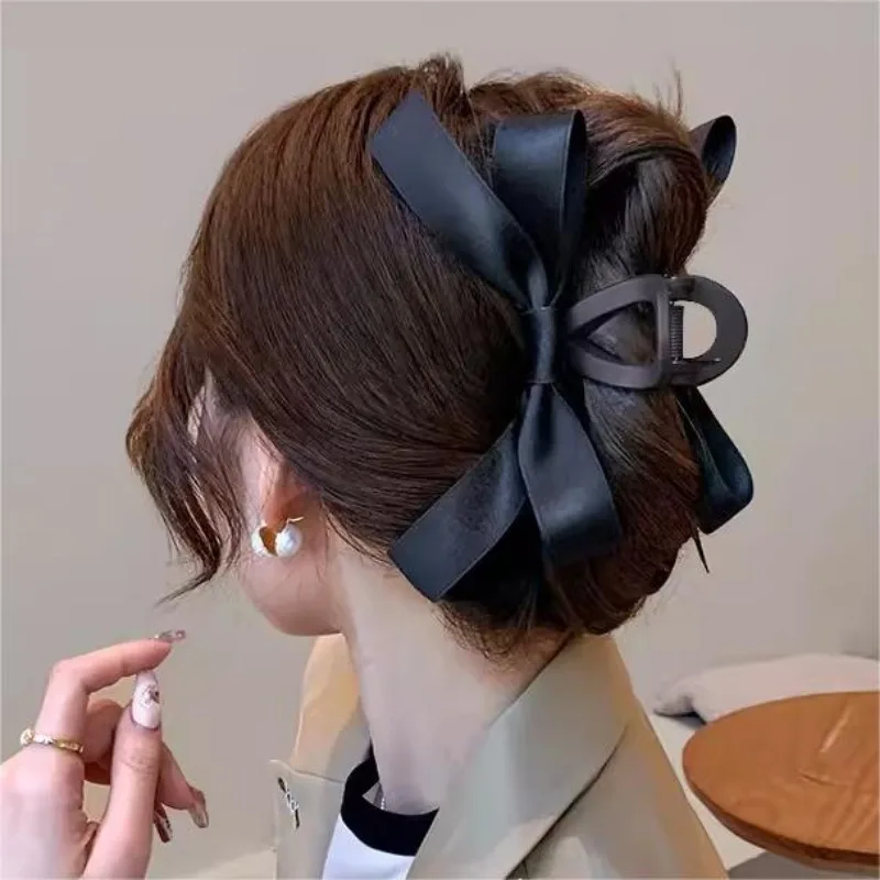 Frosted Satin Finish Elegant Double Sided Bow Clasp Hair Claw Black Hepburn Style Advanced Vintage Exquisite Hair Claw Versatile