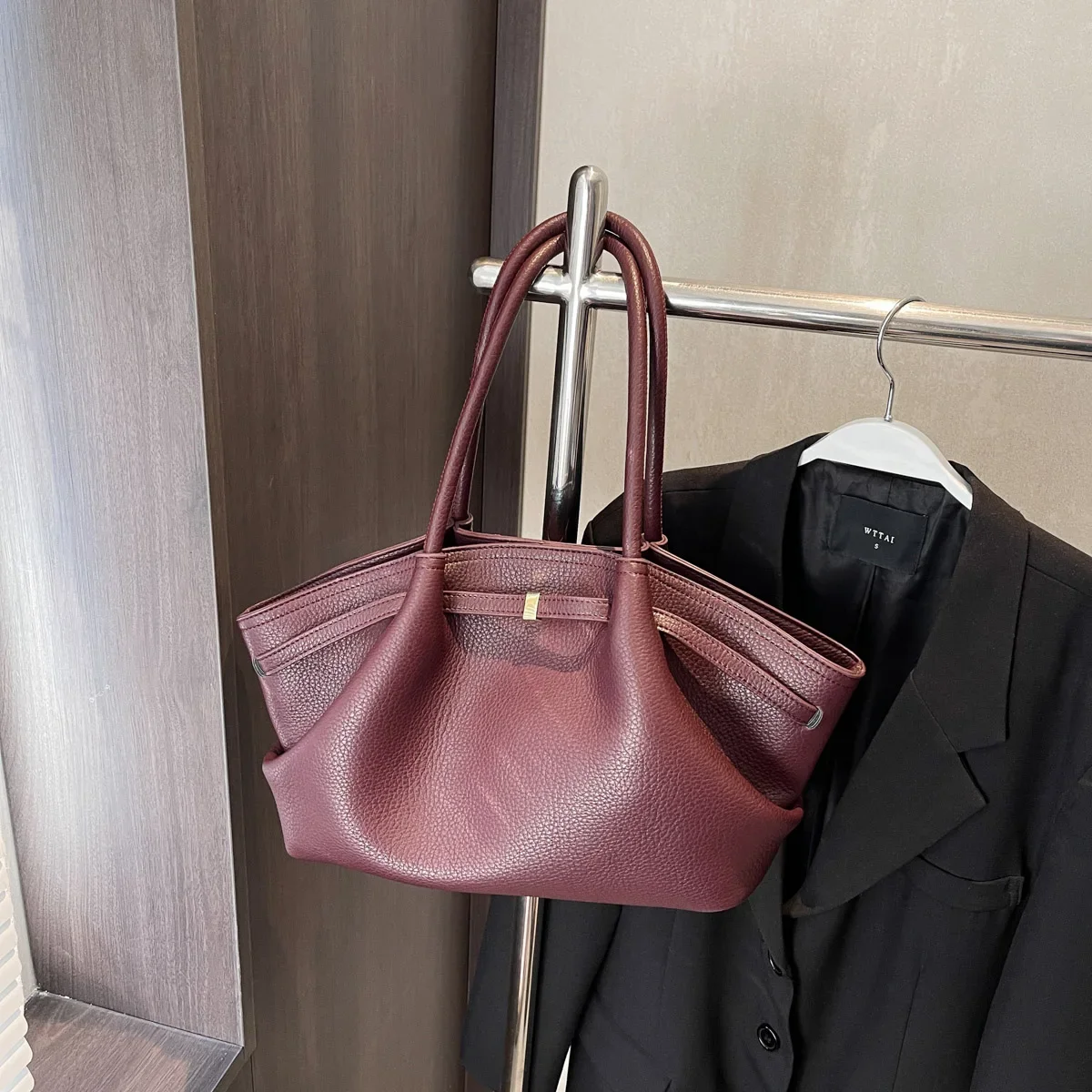 

Big Short Handle PU Leather Tote Bags for Women 2025 New Y2K Ladies Shoulder Bags Females Retro Simple Handbags and Purses