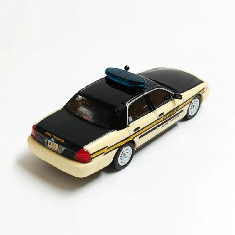 596 Diecast escala 1:64 Victoria Crown CV Livery coche en miniatura de aleación colección de pasatiempo para adultos regalo de recuerdo adornos estáticos