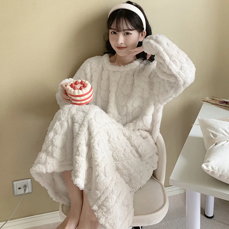 Sweet Cute Nightgown Autumn Winter Sleepwear Girls Flannel Long Sleeved Mid Length Nightdress Loose Casual Coral Fleece Homewear