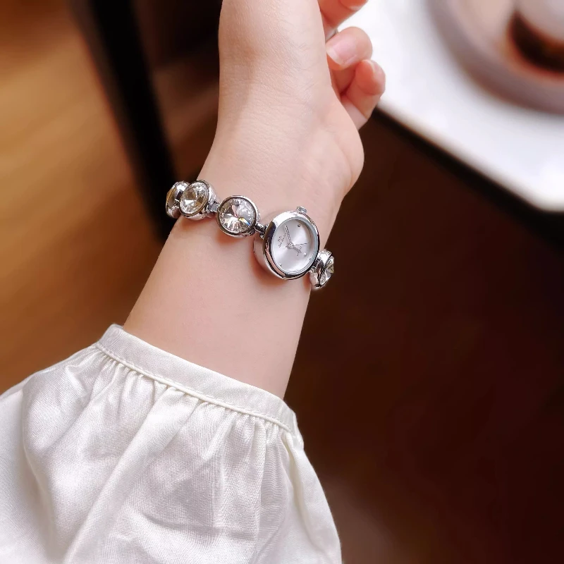 Classic Trend Ladies Watch Elegant Simple Light Luxury Retro Waterproof 2025 Quartz Watch Birthday Gift