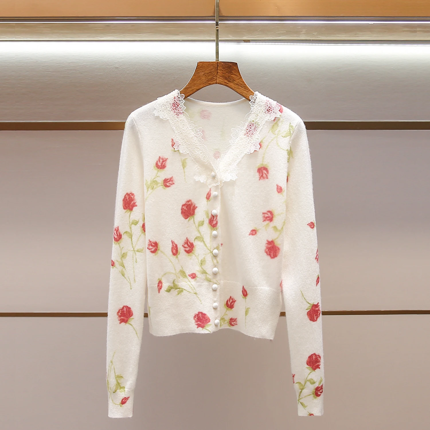 

Весенний новый ретро-кардиган с размытым цветочным узором, V-образным вырезом, длинными рукавами, вязаный, открытый, женский, премиум-класса, модный, повседневный, свободного кроя