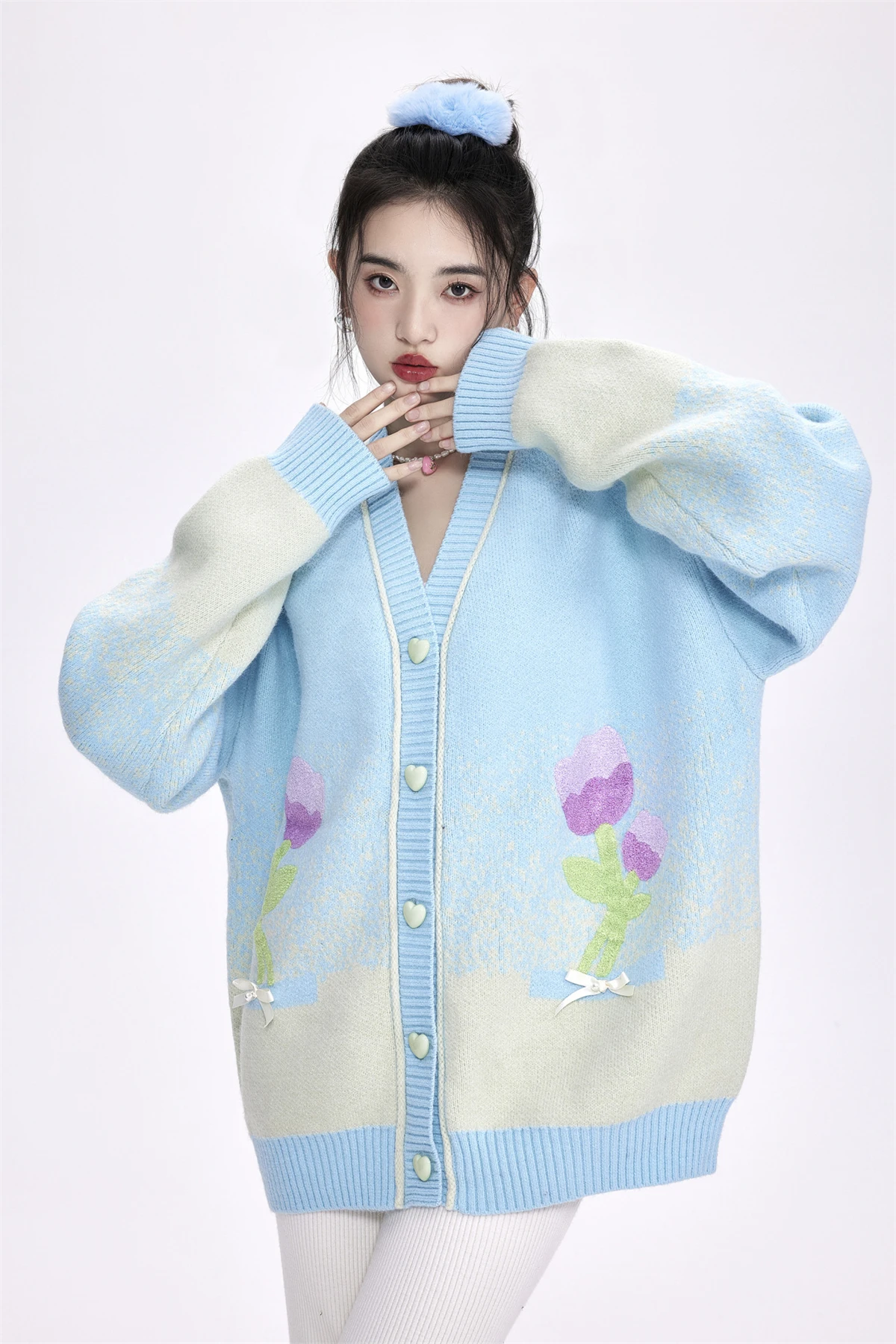 

Autumn and Winter Fashion New Women's Elegant Casual Loose Cashmere Cardigan Embroidery Flower Sweet Sweater Jumper F529