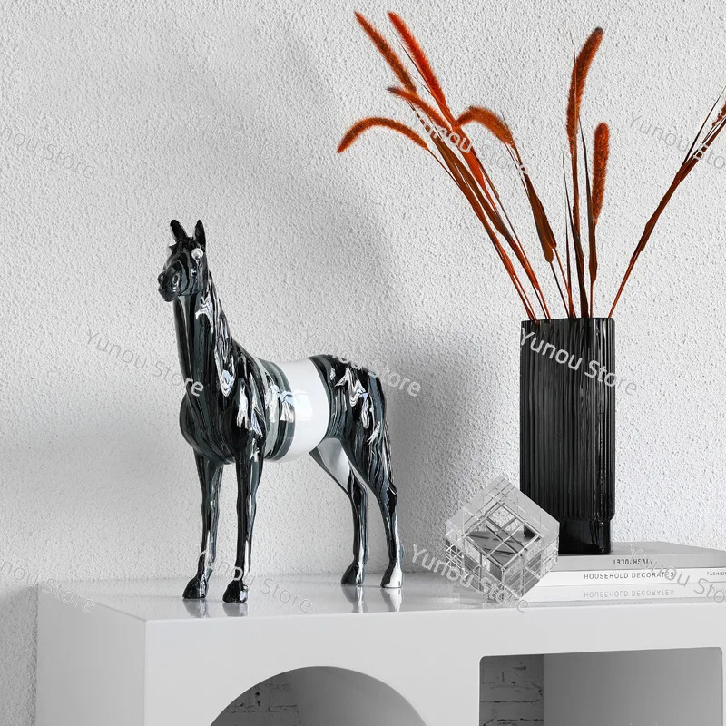 Light Luxury, High-end Horse Accessories, Handicrafts, Living Room, Wine Cabinet, Office Desktop, Home Decoration