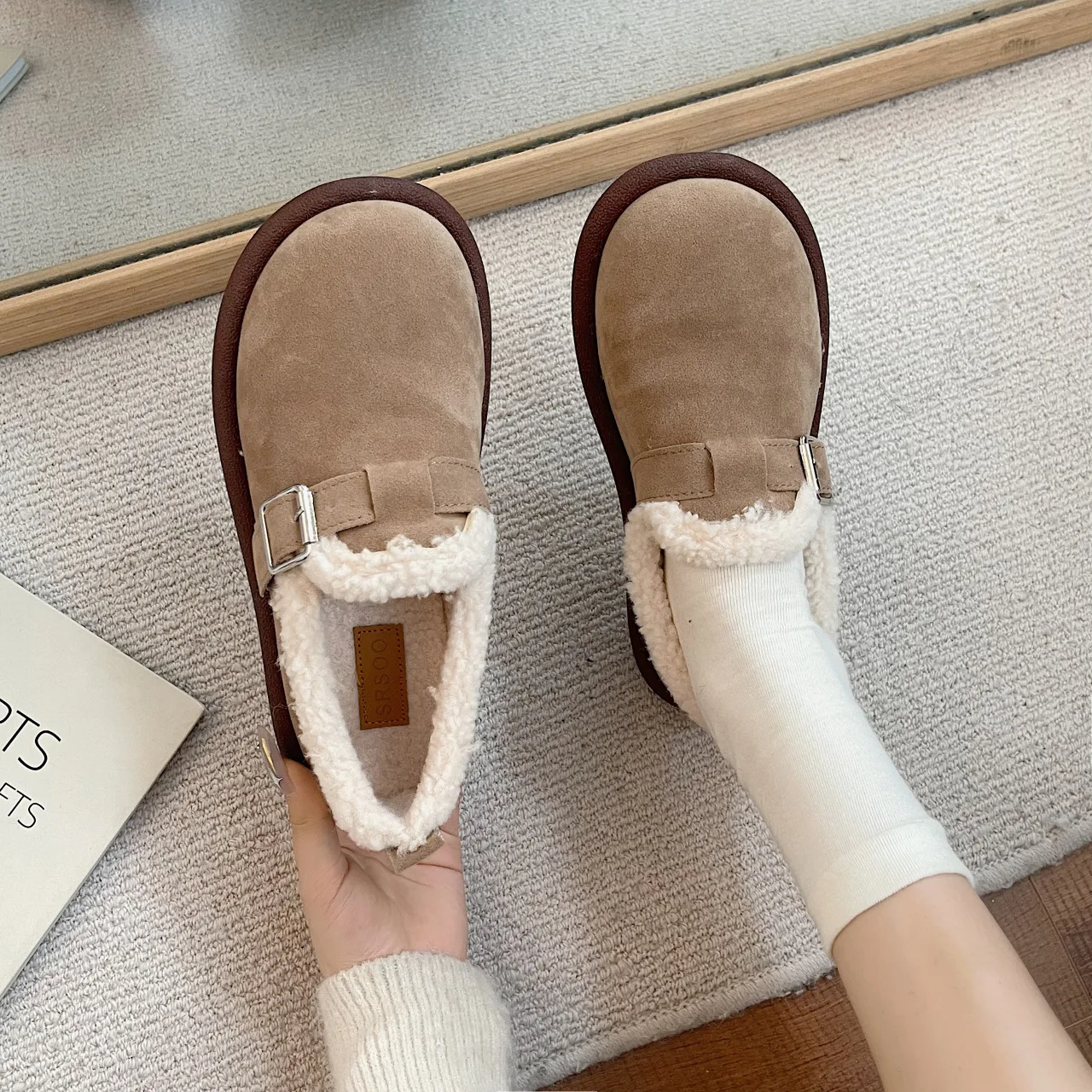 Woolen shoes women wear autumn and winter fashion slip-on plus velvet cotton shoes soft soled bean shoes BF32