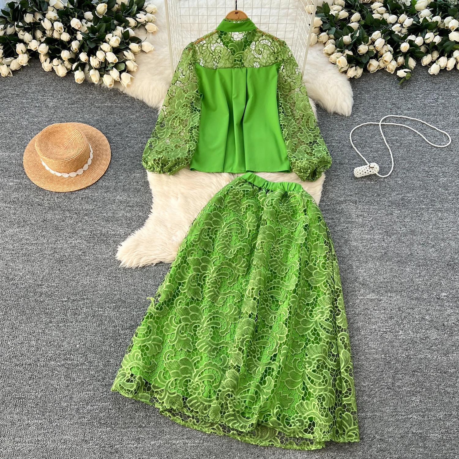 طقم مكون من قطعتين فستان على شكل زهرة هوك مجوف منقوش بأكمام طويلة فساتين عصرية ضيقة للحفلات والنوادي الصيفية