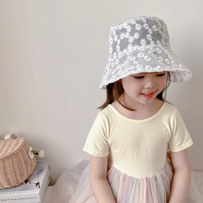 

1 Piece Sweet Daisy Bucket Hat for Young Kids Cute Korean Fashion Soft Embroidery Floral Fishmen Hat Summer Breathable Hat