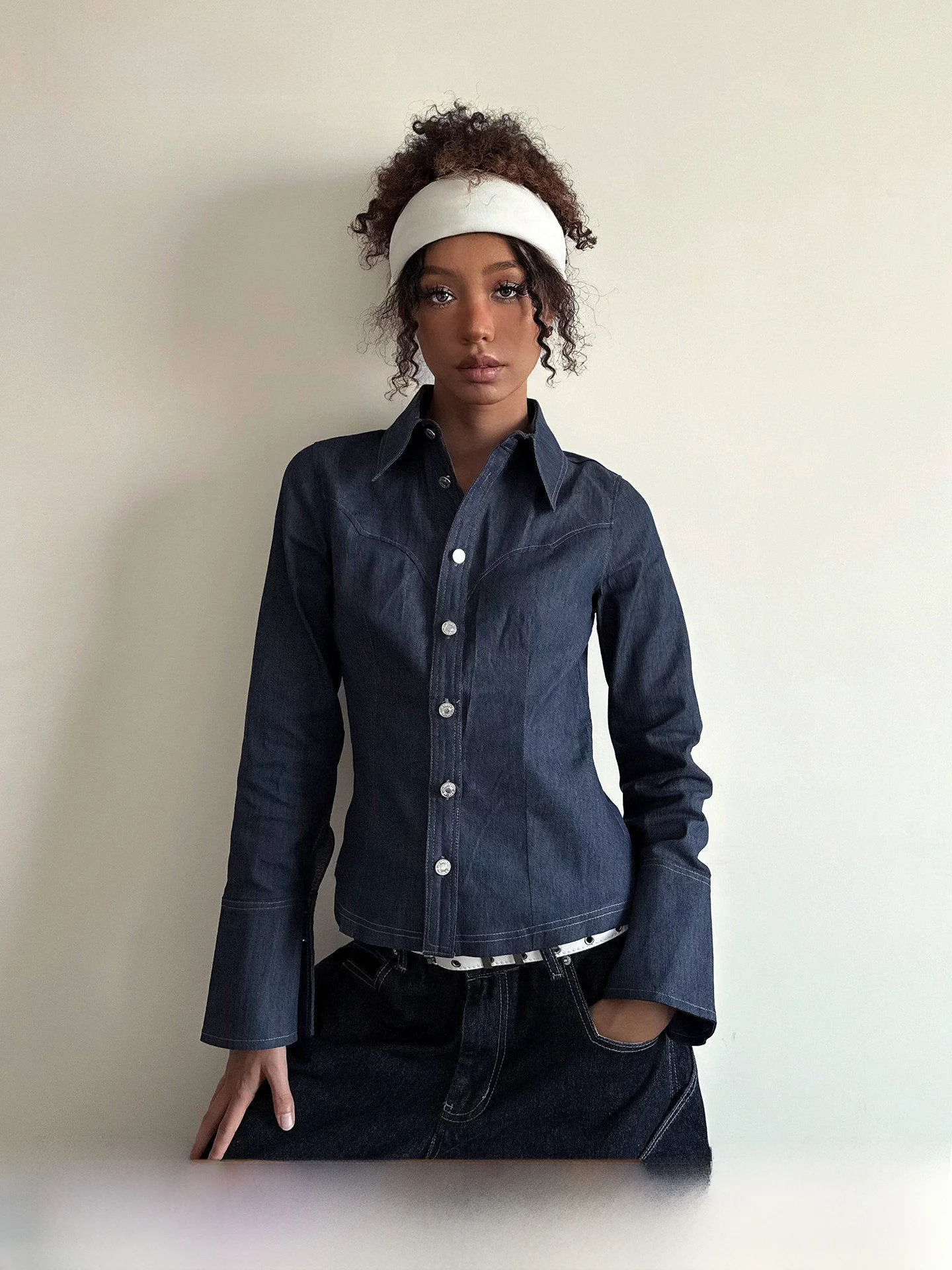 

Fff American Retro Deep Blue Buttoned Denim Long Sve irt Street Simple Waist Inward Top Autumn Cotton Polyester Blend