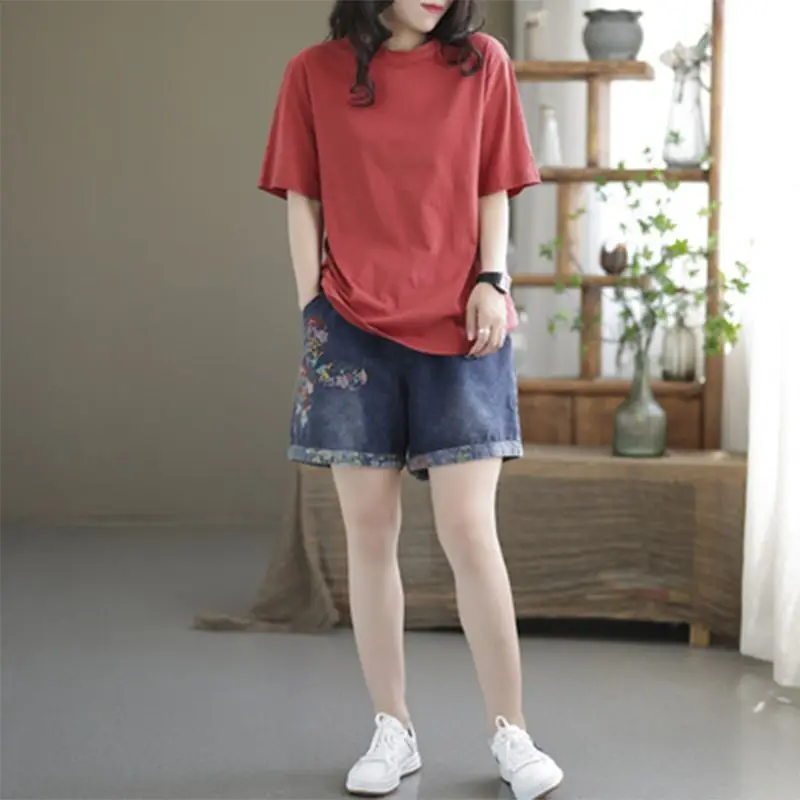 New Denim Shorts For Women 2025 Summer Casual Floral Embroidery Loose Fitting Retro Women's Clothing Harem Shorts Jeans